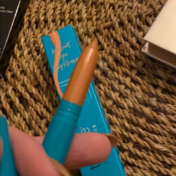 Makeup Bundle! Iconic London, Ofra, thrive - Picture 8 of 10